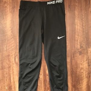 NIKE CROP LEGGINGS